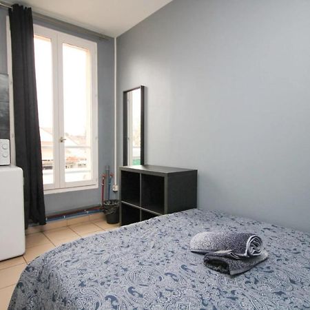02 - Chambre Avec Lit Double Et Sdb Prive Wifi แซงต์-เดอนี ภายนอก รูปภาพ