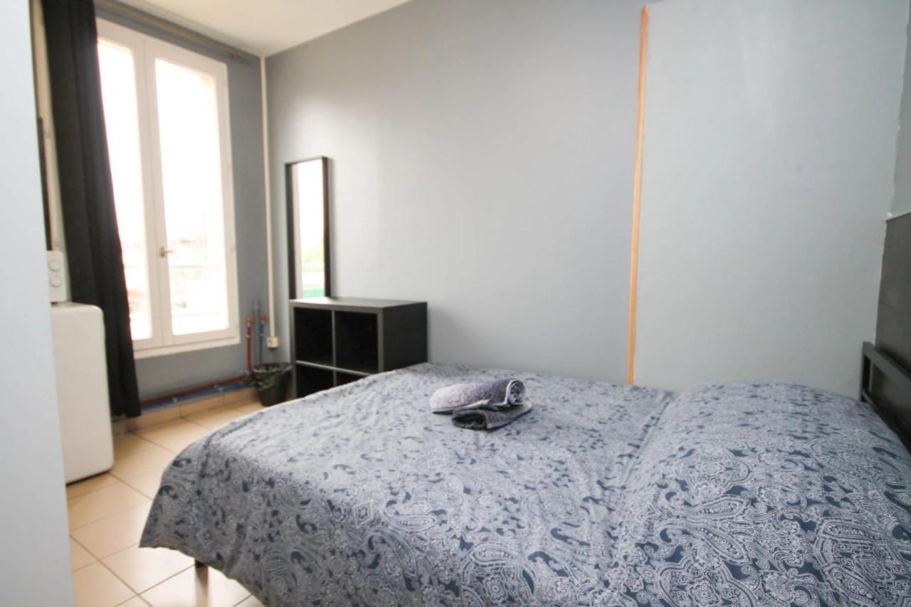 02 - Chambre Avec Lit Double Et Sdb Prive Wifi แซงต์-เดอนี ภายนอก รูปภาพ