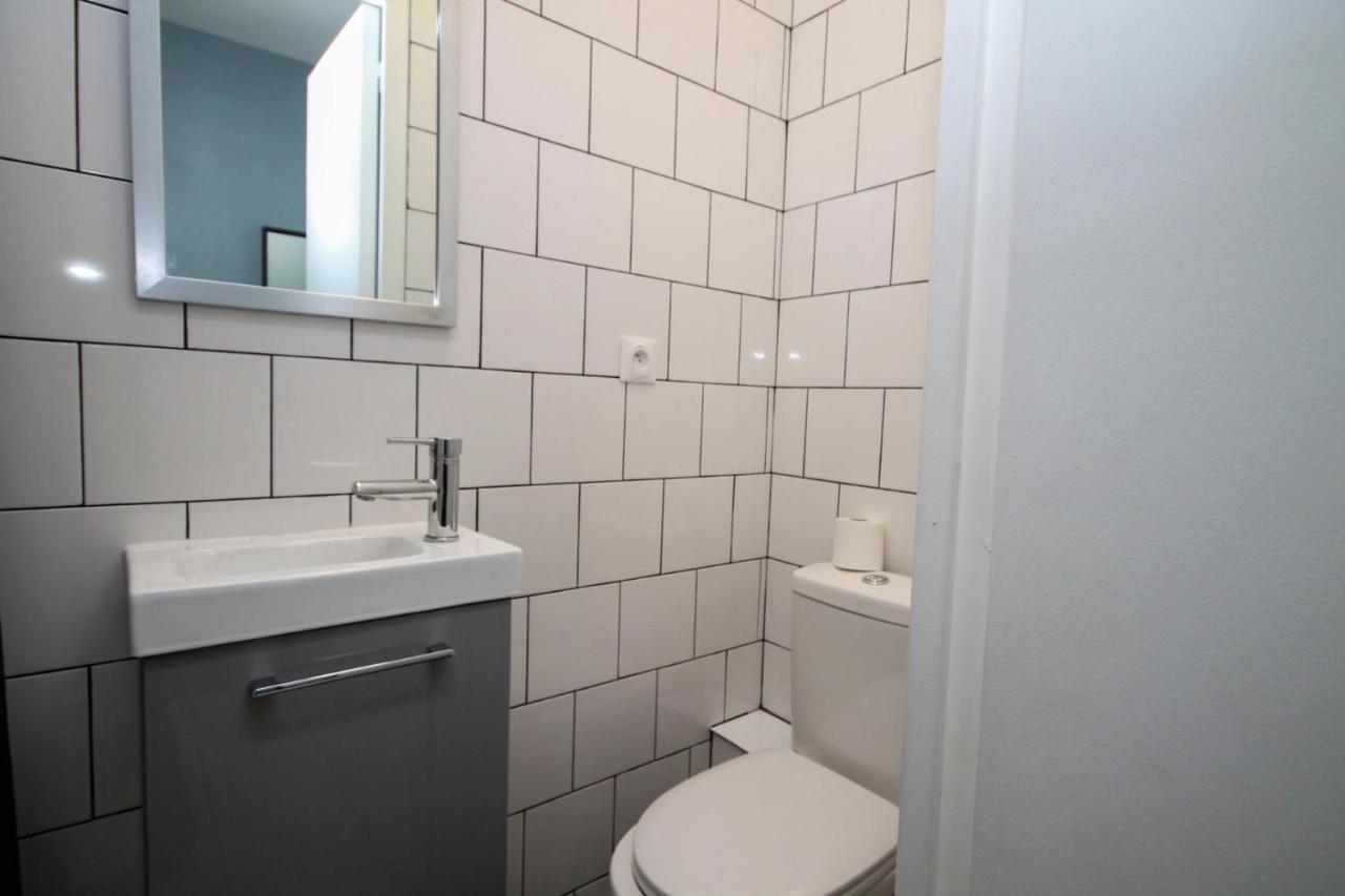 02 - Chambre Avec Lit Double Et Sdb Prive Wifi แซงต์-เดอนี ภายนอก รูปภาพ